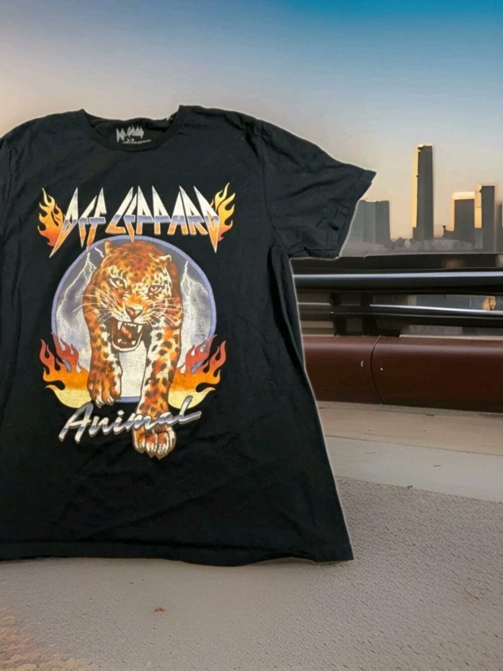 Def Leppard Animal Band Graphic T Shirt - Size Large